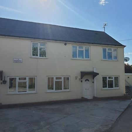 Central Windsor 2 Bedroom Flat With Free Parking Екстер'єр фото
