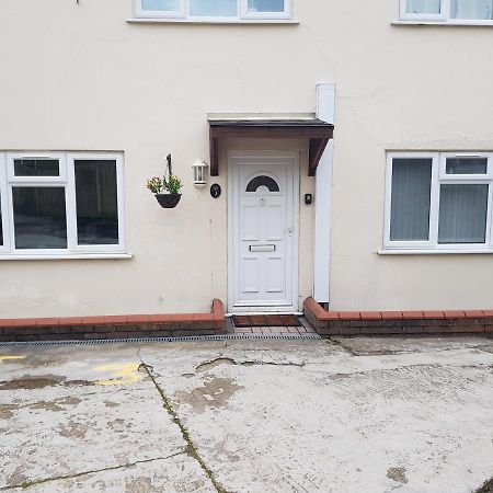 Central Windsor 2 Bedroom Flat With Free Parking Екстер'єр фото