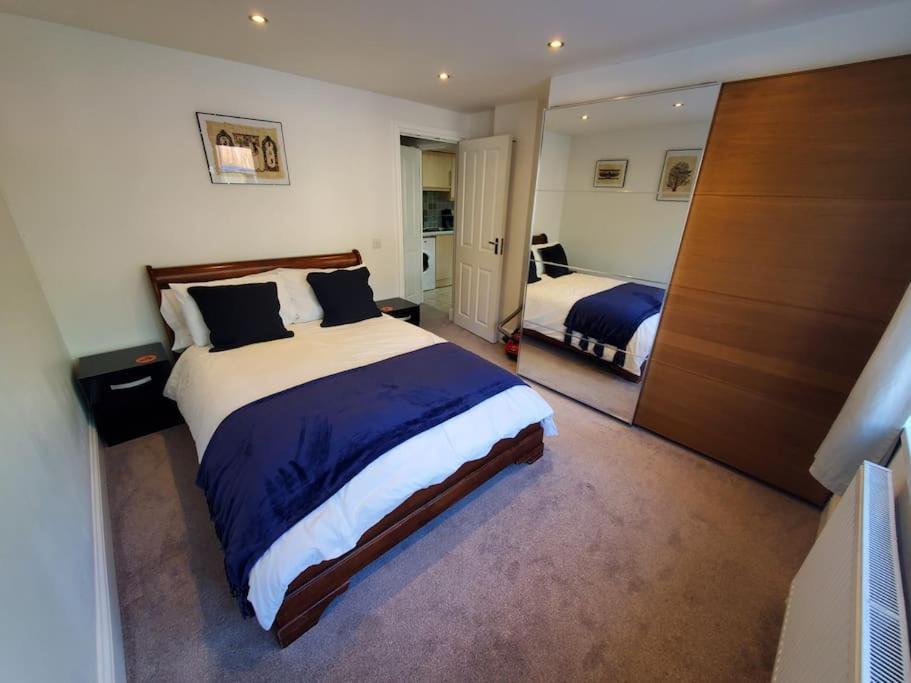 Central Windsor 2 Bedroom Flat With Free Parking Екстер'єр фото