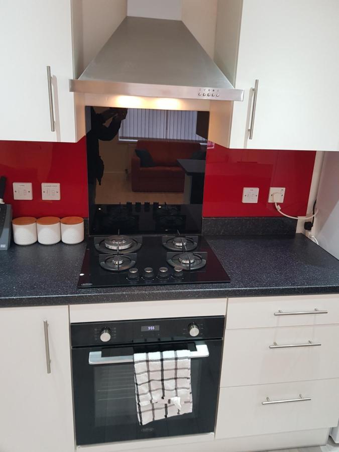 Central Windsor 2 Bedroom Flat With Free Parking Екстер'єр фото